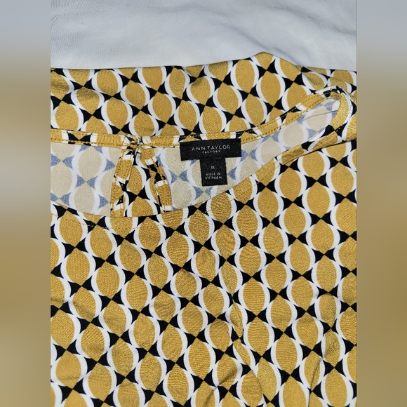 Ann Taylor Wrap Midi dress Size Medium BNWOT - Picture 3 of 8